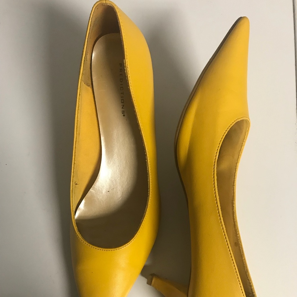 Low Heel Shoes - Picture 2 of 4